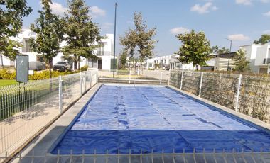 Casa en renta 3 recámaras 3 baños Residencial Murano, León, Gto. Privada con control de acceso y guardias de seguridad