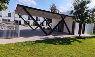 Casa en renta 3 recámaras 3 baños Residencial Murano, León, Gto. Privada con control de acceso y guardias de seguridad