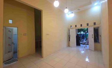 rumah cluster disewakan lingkungan aman banyuanyar solo