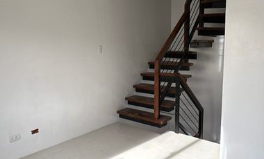 Affordable 3 Storey House in Fairview  with 3 bedrooms 3 cr 1 cg