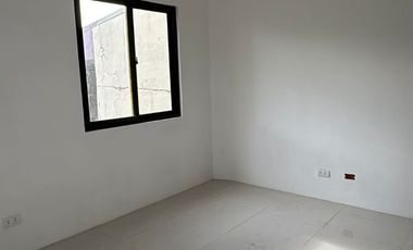 Affordable 3 Storey House in Fairview  with 3 bedrooms 3 cr 1 cg