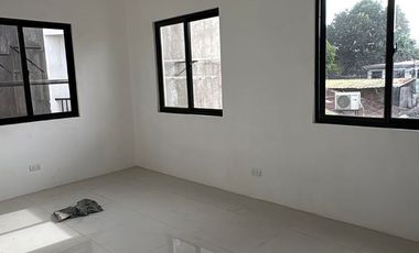 Affordable 3 Storey House in Fairview  with 3 bedrooms 3 cr 1 cg