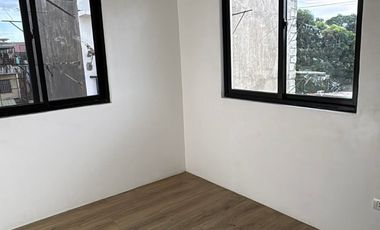 Affordable 3 Storey House in Fairview  with 3 bedrooms 3 cr 1 cg