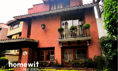 CASA EN VENTE FRENTE A PARQUE LORETO