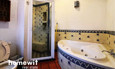 CASA EN VENTE FRENTE A PARQUE LORETO