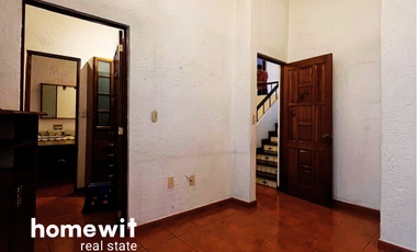 CASA EN VENTE FRENTE A PARQUE LORETO