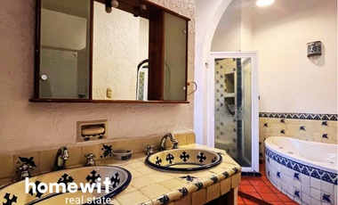 CASA EN VENTE FRENTE A PARQUE LORETO