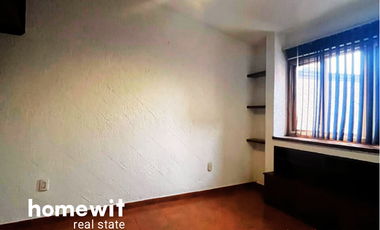 CASA EN VENTE FRENTE A PARQUE LORETO