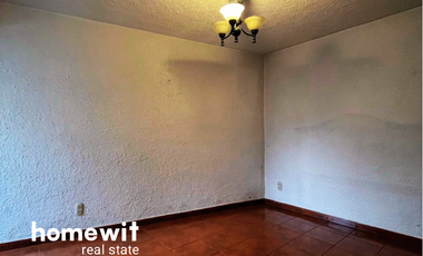 CASA EN VENTE FRENTE A PARQUE LORETO