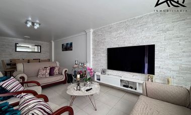 Casa en venta en Loja sector Época.