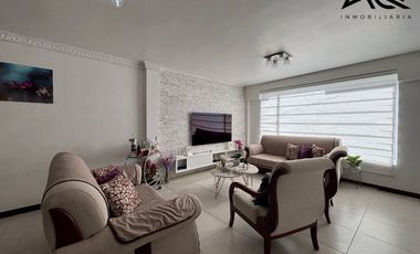 Casa en venta en Loja sector Época.