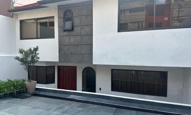 Preciosa casa, amplia y actual en Paseos del Bosque