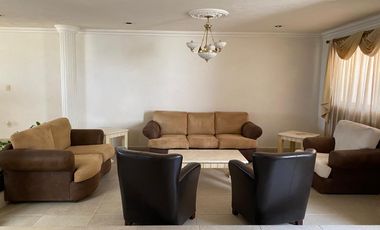 Preciosa casa, amplia y actual en Paseos del Bosque