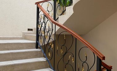 Preciosa casa, amplia y actual en Paseos del Bosque