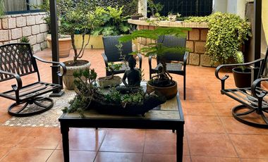 Preciosa casa, amplia y actual en Paseos del Bosque