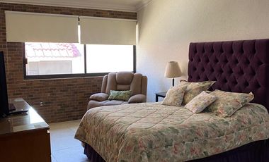 Preciosa casa, amplia y actual en Paseos del Bosque