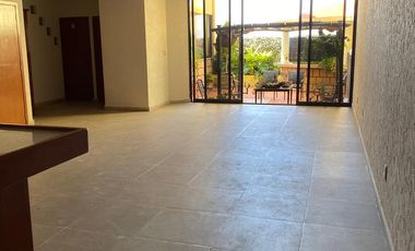 Preciosa casa, amplia y actual en Paseos del Bosque