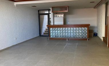 Preciosa casa, amplia y actual en Paseos del Bosque