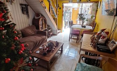 En Venta casa de 2 pisos, con 2D, 1B y E, en calle María Elena, La Florida