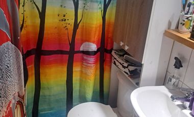 En Venta casa de 2 pisos, con 2D, 1B y E, en calle María Elena, La Florida