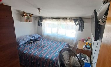 En Venta casa de 2 pisos, con 2D, 1B y E, en calle María Elena, La Florida