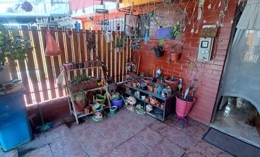 En Venta casa de 2 pisos, con 2D, 1B y E, en calle María Elena, La Florida