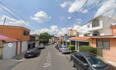 INVERSIÓN EN EL CORAZÓN DE IZCALLI: Casa en Col. Cumbria ¡A pasos de Luna Parc!