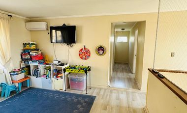 AMPLIA CASA UBICADA EN CONDOMINIO SANTA ELENA