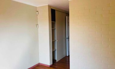 AMPLIA CASA EN EL PORTAL SAN PEDRO, LOMAS COLORADAS, SAN PEDRO DE LA PAZ (3H/2B/2E)