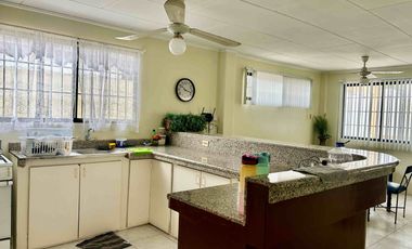 BONITA CASA AMOBLADA  EN VENTA UBICADA EN CHIPIPE SALINAS