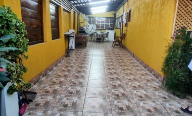 Hermosa  casa 4 amplios dorm.   , 249 m2 construidos,  Av. Argentina