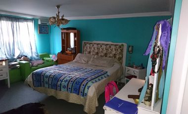 Hermosa  casa 4 amplios dorm.   , 249 m2 construidos,  Av. Argentina