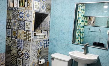 Hermosa  casa 4 amplios dorm.   , 249 m2 construidos,  Av. Argentina