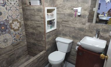 Hermosa  casa 4 amplios dorm.   , 249 m2 construidos,  Av. Argentina