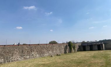 VENTA DE AMPLIO TERRENO CON CONTRUCCION SIN TERMINAR