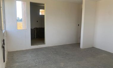 VENTA DE AMPLIO TERRENO CON CONTRUCCION SIN TERMINAR
