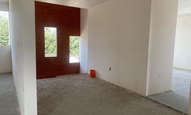 VENTA DE AMPLIO TERRENO CON CONTRUCCION SIN TERMINAR