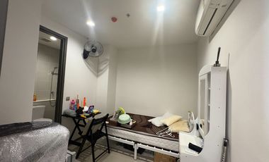 40th Floor • Prime Location • Stunning River View • Luxury Built-ins! For Sale: Rhythm Charoenkrung Pavillion Condominium ! 229.04 sq.m