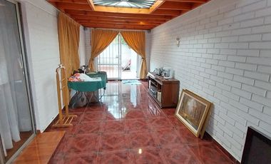 Casa impecable buen barrio - Los Dominicos.