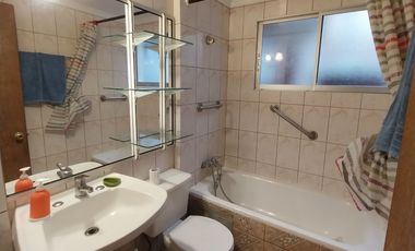 Casa impecable buen barrio - Los Dominicos.