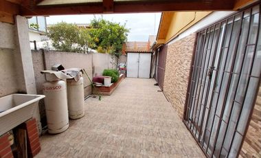 Casa impecable buen barrio - Los Dominicos.