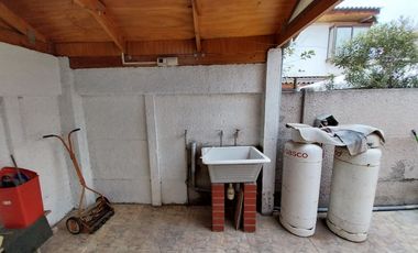 Casa impecable buen barrio - Los Dominicos.