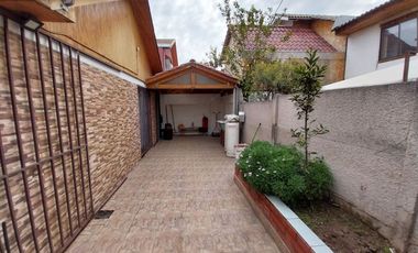 Casa impecable buen barrio - Los Dominicos.