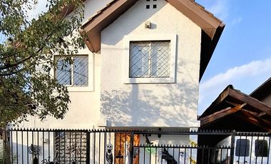 Casa 2 pisos  4 dorm. 3 baños ,Villa  Portal Oeste Cerrillos.