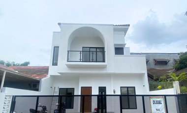 RUMAH BARU IDAMAN!! DESAIN KLASIK MODERN SUPER CANTIK LOKASI STRATEGIS