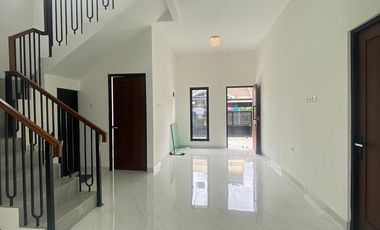 RUMAH BARU IDAMAN!! DESAIN KLASIK MODERN SUPER CANTIK LOKASI STRATEGIS