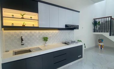 RUMAH BARU IDAMAN!! DESAIN KLASIK MODERN SUPER CANTIK LOKASI STRATEGIS
