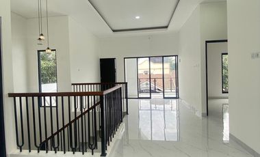 RUMAH BARU IDAMAN!! DESAIN KLASIK MODERN SUPER CANTIK LOKASI STRATEGIS