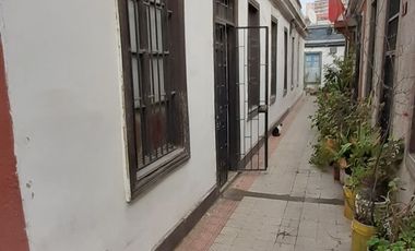 Casa para habitación , bodega, oficina, en Mallinkrodt Providencia.