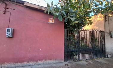 Casa 4 dorm. en Vicuña Rozas con Radal.